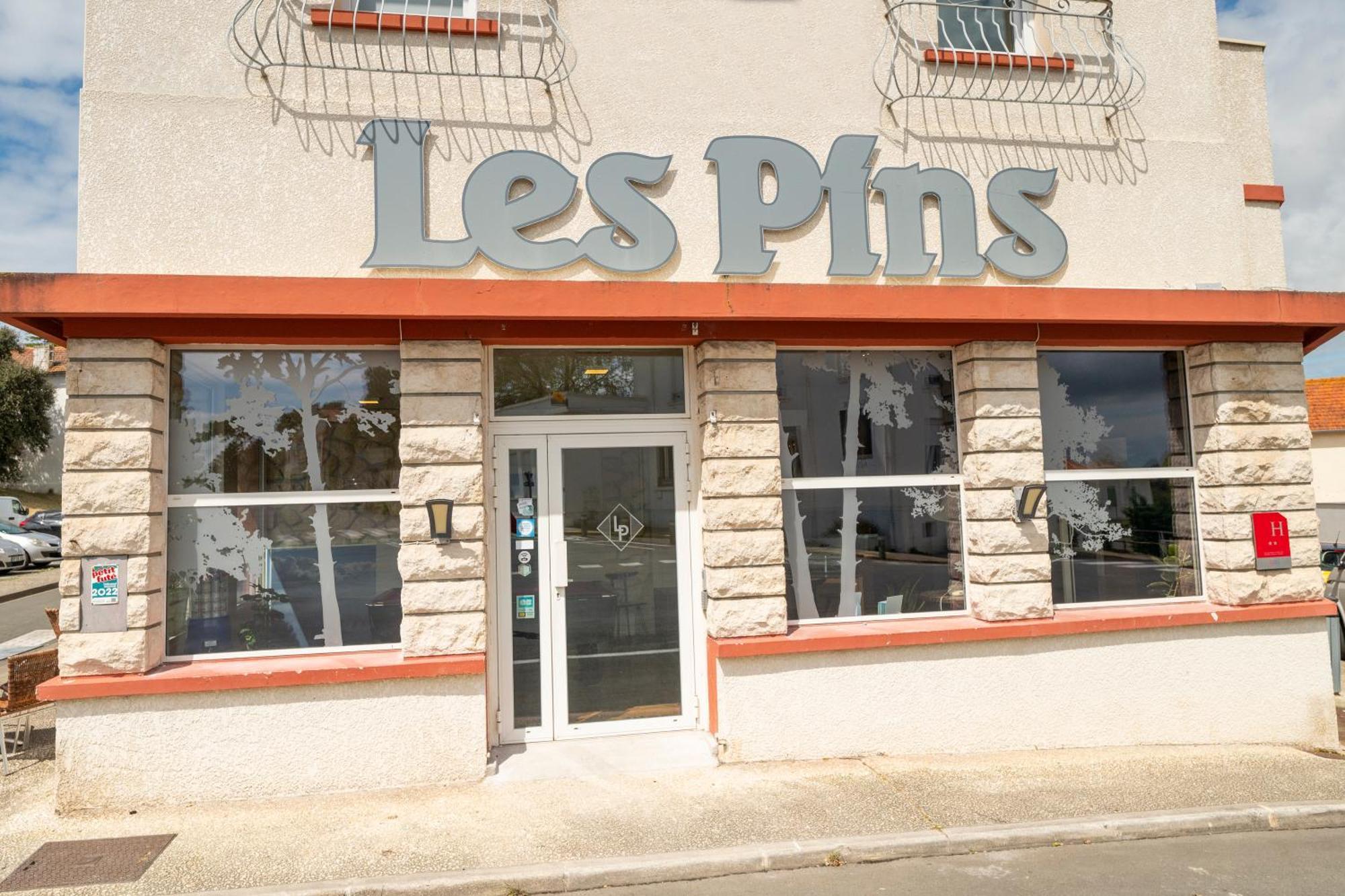 Hotel Les Pins Saint-Trojan-les-Bains Eksteriør billede